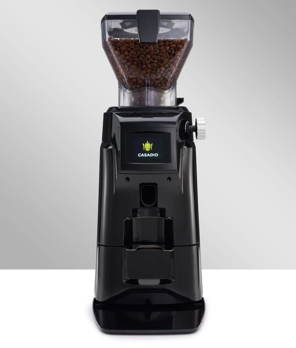 Molino Casadio Enea On Demand de frente, negro, con la tolva llena de café